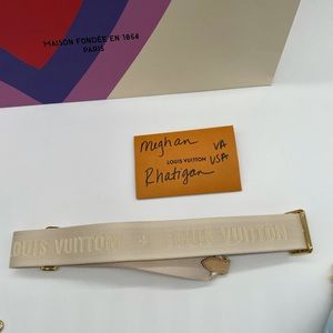 ❌❌sold❌❌Louis Vuitton Multi-Pouchette Strap